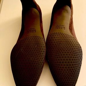 Stuart Weitzman brand new brown suede heels.